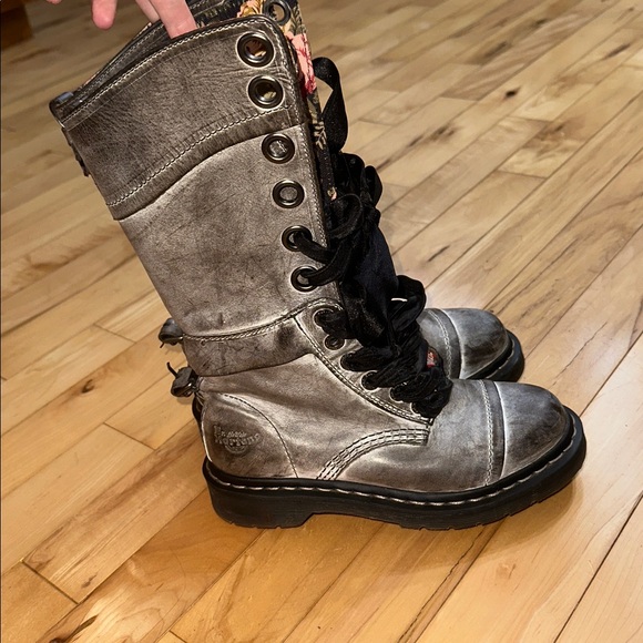 Like New Dr. Martens Triumphs Oiled Grey with Floral Lining - Picture 3 of 10